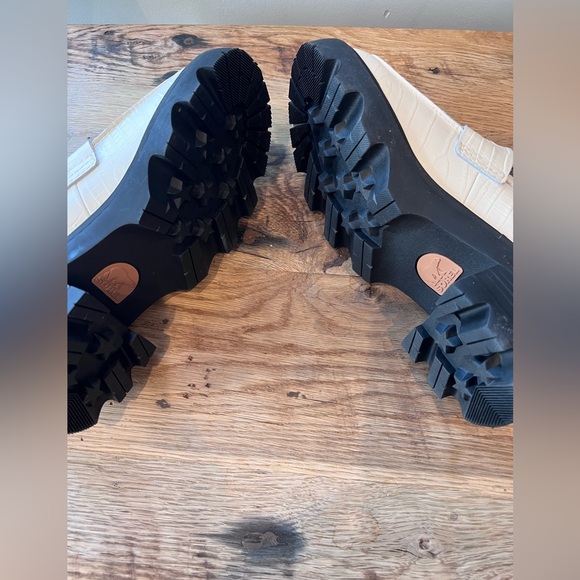 Sorel Joan Now City Loafer NWOT - Picture 9 of 10